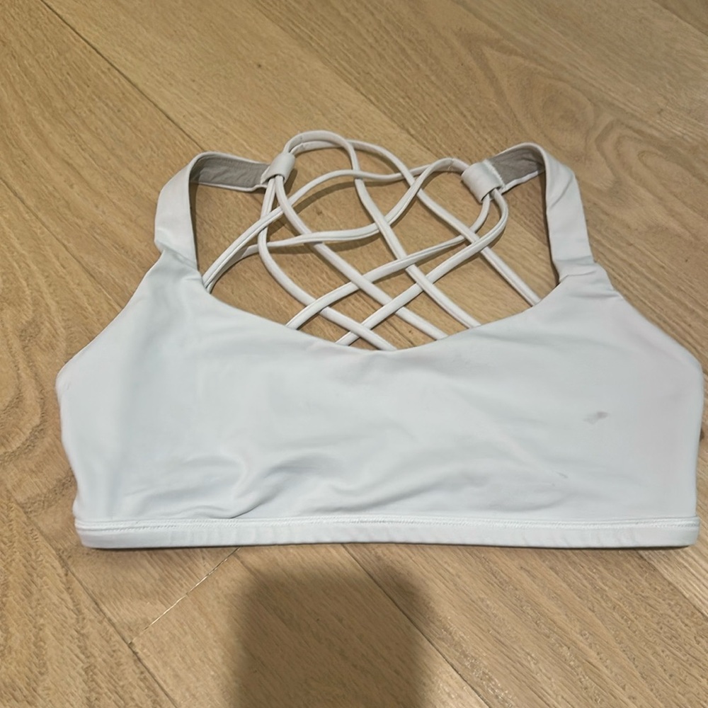 Lululemon free to be bra wild white size 4 good condition